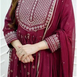 chaavi feb Women Viscose Rayon Kurta Pant Attached Dupatta Set image 3