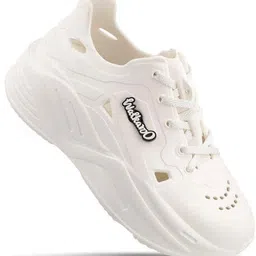 walkaroo Clogs For Women image 3