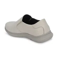 Egoss Men Textured Comfort Insole Contrast Sole Leather Slip-On Sneakers image 4