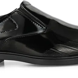 golden foot Perfect choice for men’s fashion, lifestyle & everyday wear Slip On For Men image 4