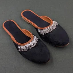 hyon zirmer Jutis For Women image 1