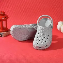 traqon Men Flip Flops image 5