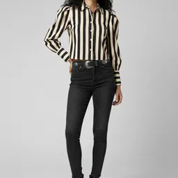 Women Regular Fit Printed Spread Collar Casual Shirt-image-2