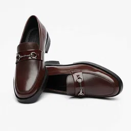 aspido Men's High-Shine Brown Textured Leather Loafers with Metal Bit Slip On For Men image 2