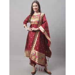 vredevogel Women Cotton Silk Kurta Pant Set image 3