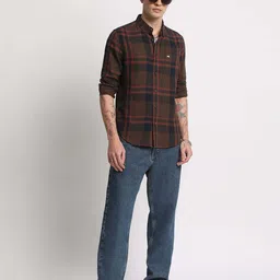 the bear house Men Slim Fit Checkered Button Down Collar Casual Shirt image 5