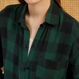 chimpaaanzee Women Oversized Fit Checkered Spread Collar Casual Shirt image 4