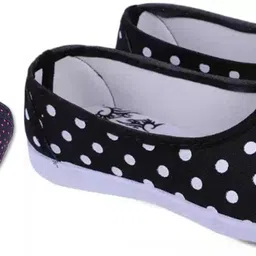 hiyaga Casuals For Women image 1