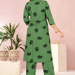 manthan creation Women Printed Viscose Rayon Straight Kurta image 2