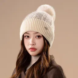 winity Beanie image 2