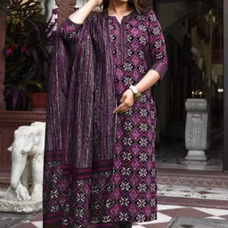 pmd fashion Women Cotton Blend Kurti Pant Dupatta Set image 1