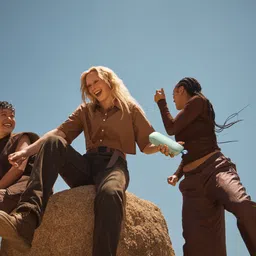 Bose New SoundLink Flex Portable (2nd Gen), Portable Outdoor with Hi-Fi Audio Bluetooth Speaker image 5