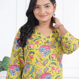 sawariyafeb Women Viscose Rayon Kurti Pant Set image 4