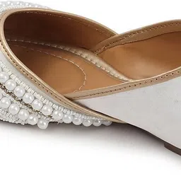 retro walk Mojaris For Women image 4