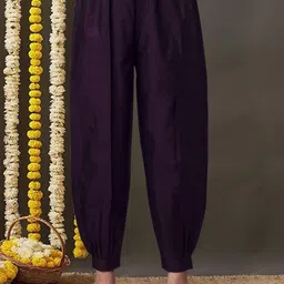 youthnic Women Silk Blend Kurta Salwar Dupatta Set image 5