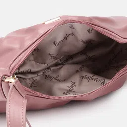 Berrylush Swagger Shoulder Bag image 5