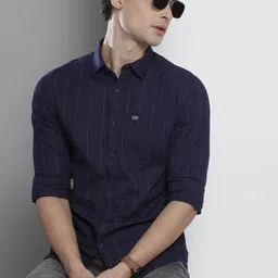the indian garage co. Men Slim Fit Checkered Spread Collar Casual Shirt-picture-16