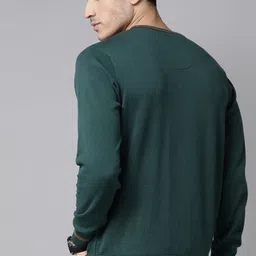roadster Men Solid V Neck Green Sweater image 5