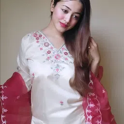 vredevogel Women Silk Blend Kurta Pant Dupatta Set image 3