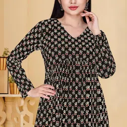 lazuri boutique Casual Regular Sleeves Floral Print, Printed Women Black Top image 1