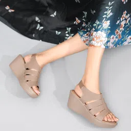 froh feet Women Wedges Sandal image 4