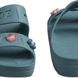 free kicks Women Slides image 5