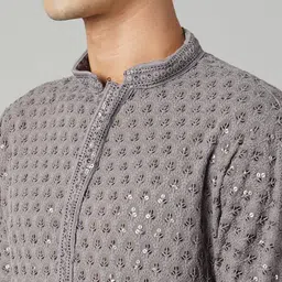 vinaari Men Embroidered Cotton Rayon Straight Kurta image 3