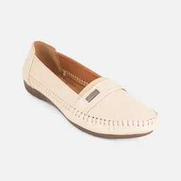 corsica Casuals For Women image 2