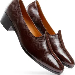 bxxy Men's Height Increasing Patent Material New Arrival Causal Punjabi Jutti and Nagra Jutis For Men image 4