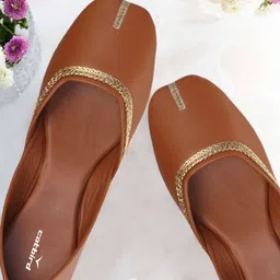 catbird Punjabi Ethnic| Elegant & Comfortable Mojari Jutis For Women image 2