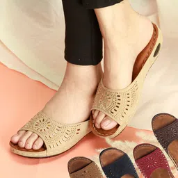 trase Women Soft Ortho Flats Sandal image 3