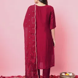 vredevogel Women Silk Blend Kurta Pant Dupatta Set image 2