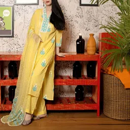 divastri Women Viscose Rayon Kurta Pant Attached Dupatta Set image 1