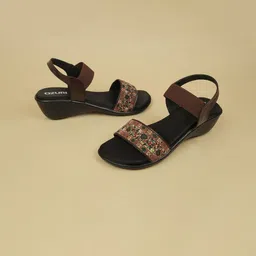 Ozuri Colourblocked Wedge Pumps image 5