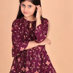 misbis Floral Printed Three-Quarter Bell Sleeves Keyhole Neck Rayon Top-picture-57