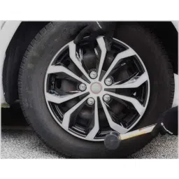 Enexoya 4 Pcs 13 inch Polypropylene Black &a; Silver Press Type Car Wheel Cover Set for Exton A, WC122 image 4