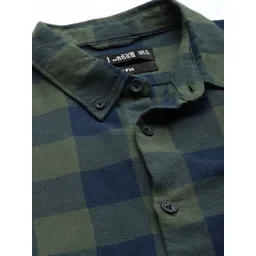 the bear house Men Slim Fit Checkered Button Down Collar Casual Shirt image 2