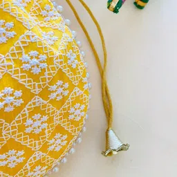 byra Women Yellow Potli image 2