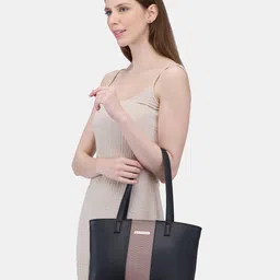 caprese Women Black Tote image 3