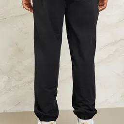 Styli Men Relaxed-Fit Eco-Earth Oversized Mid Rid Joggers image 3