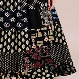 manu fashions Women Printed Flared Black Skirt image 3