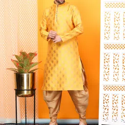 over crowd Men Jacquard Kurta Salwar Set image 4