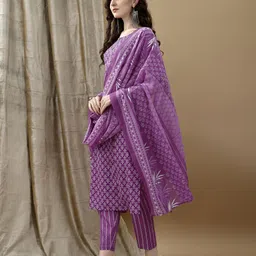 berrylicious Women Cotton Blend Kurta Pant Dupatta Set image 3
