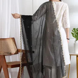var vadhu Net Embroidered Black Women Dupatta image 4