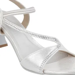 metro Women Heels Sandal image 5