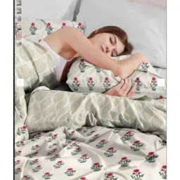 the white moss Hannah Pleat Pinch luxurious AC King Comforter with 2 Pillow Cover image 5
