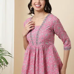 fyunl Casual Regular Sleeves Printed Women Pink Top-picture-17