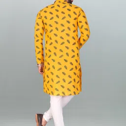 freluro Men Cotton Blend Kurta Pyjama Set image 2