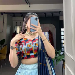 hem selles Self Design Semi Stitched Lehenga Choli image 2