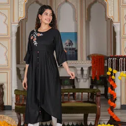 yash gallery Women Embroidered Viscose Rayon High Low Kurta image 4